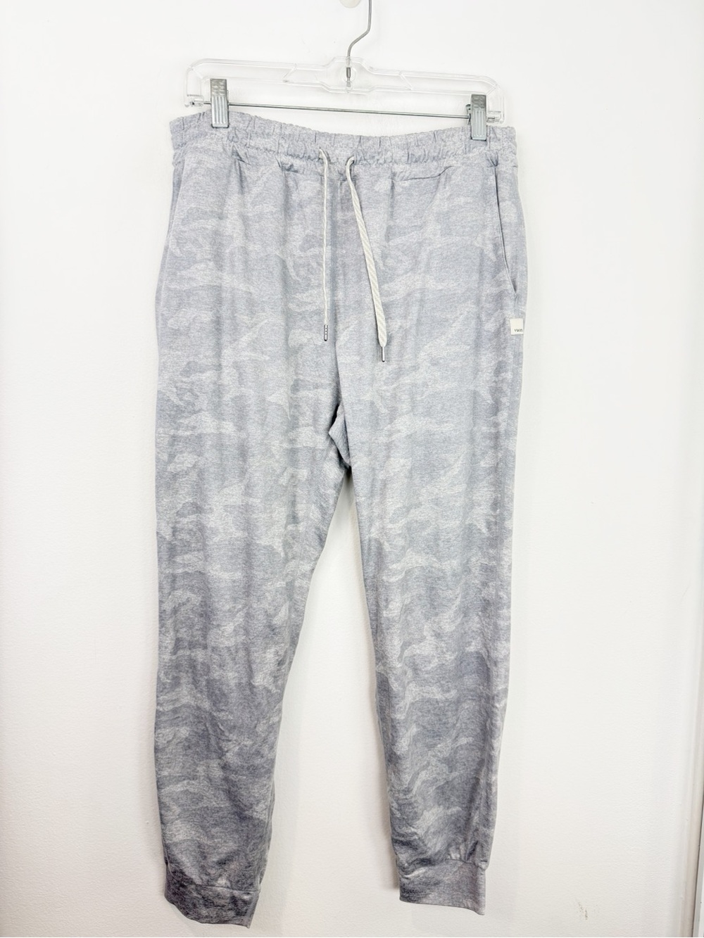 Vuori Women’s Performance Jogger Pants Pale Heather Camo Size Medium
